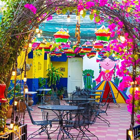Hotel Media Luna Tlaquepaque Exterior photo