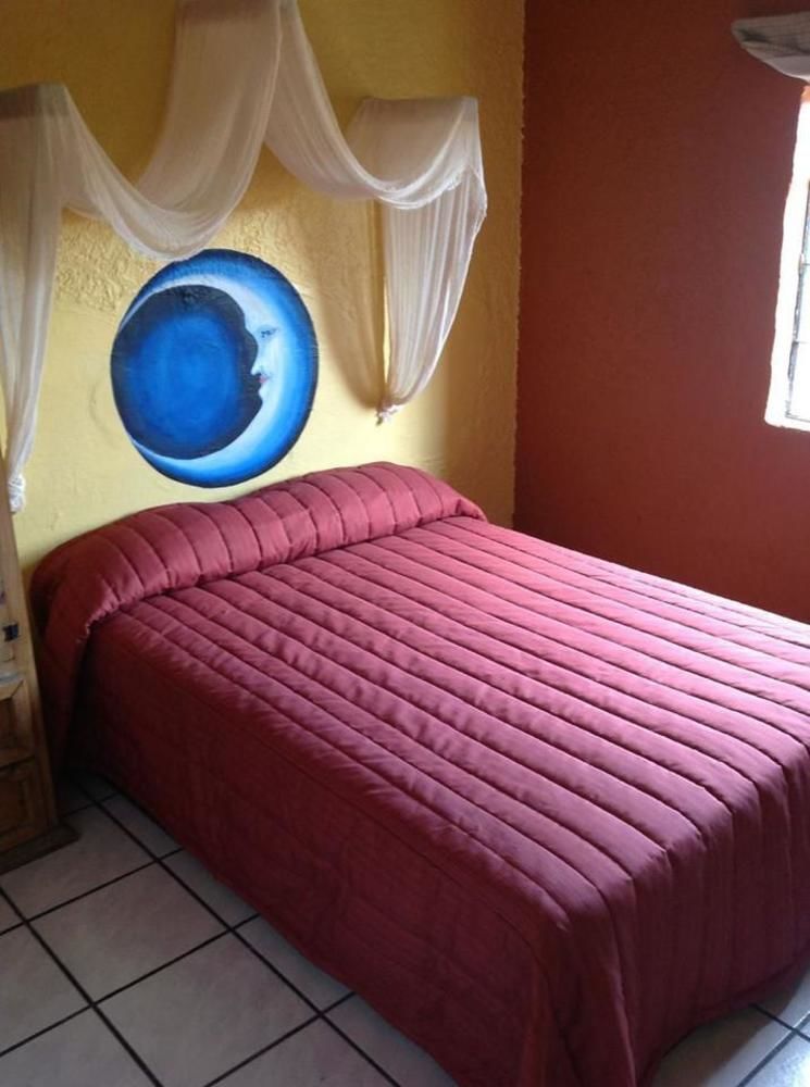 Hotel Media Luna Tlaquepaque Exterior photo
